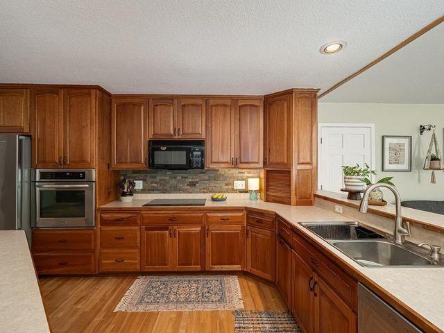 10494 106th Place N, Maple Grove, MN 55369