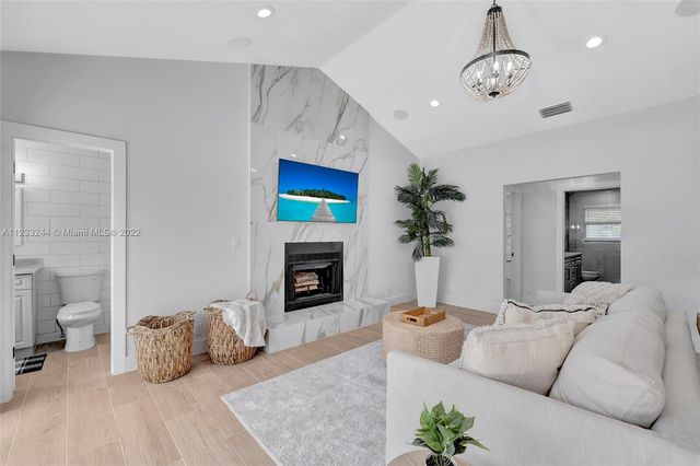 2824 NW 28th Street, Boca Raton, FL 33434