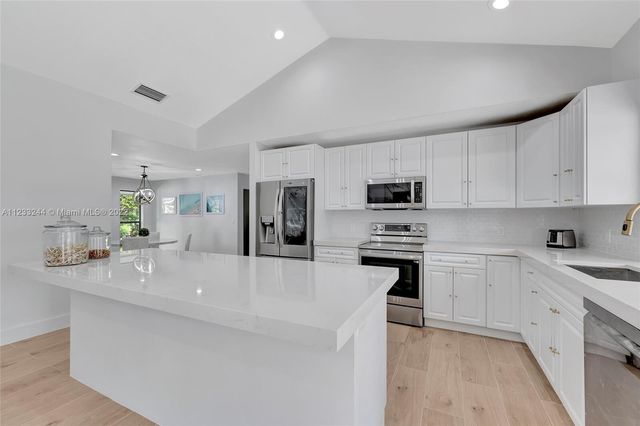 2824 NW 28th Street, Boca Raton, FL 33434