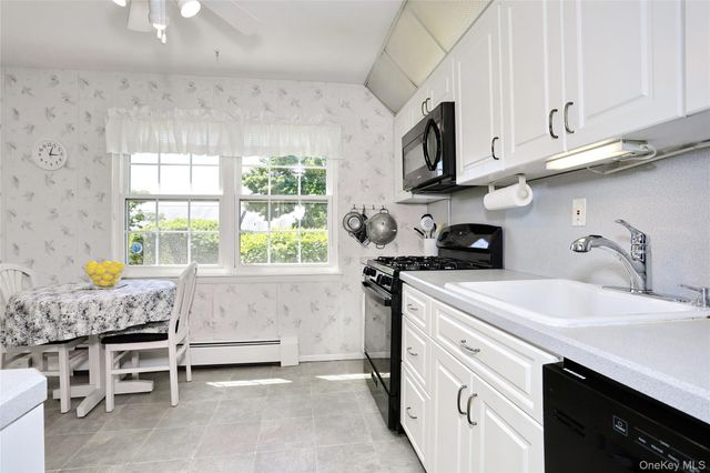 287 Parkside Drive, Suffern, NY 10901