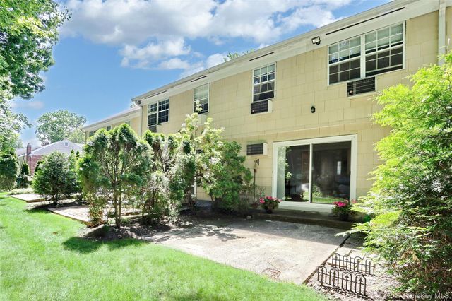 287 Parkside Drive, Suffern, NY 10901