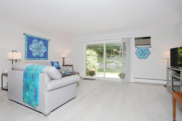 287 Parkside Drive, Suffern, NY 10901