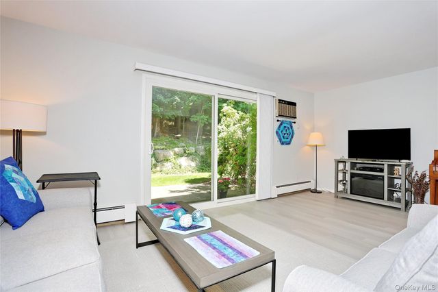 287 Parkside Drive, Suffern, NY 10901