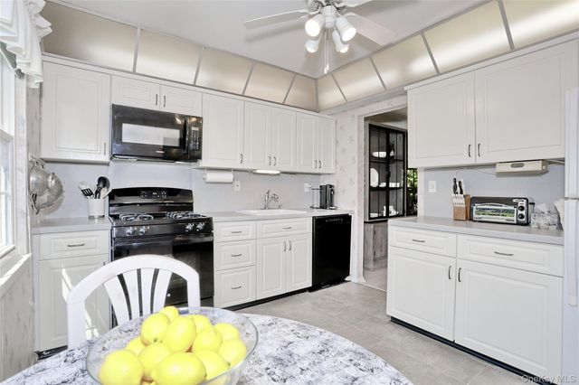 287 Parkside Drive, Suffern, NY 10901
