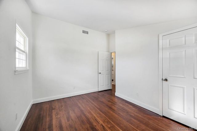 18 W 14th Street, Deer Park, NY 11729