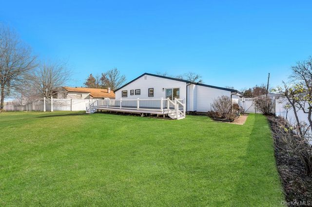 18 W 14th Street, Deer Park, NY 11729