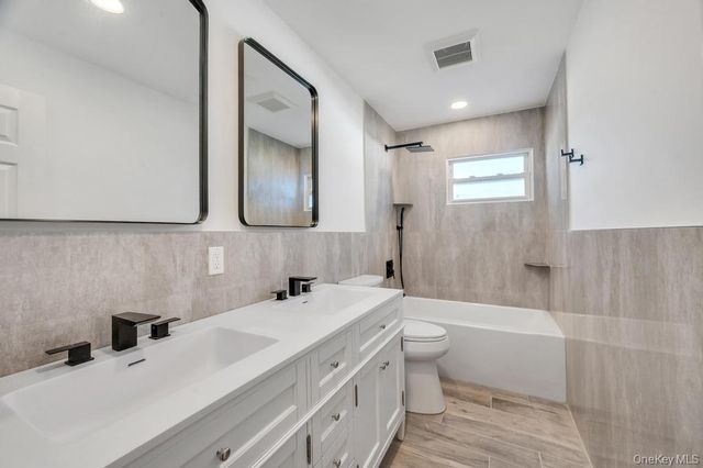 18 W 14th Street, Deer Park, NY 11729