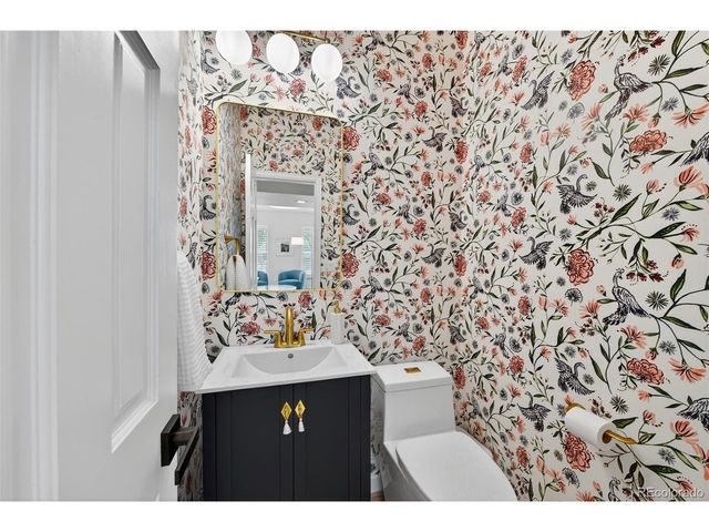2 Holly Oak, Littleton, CO 80127