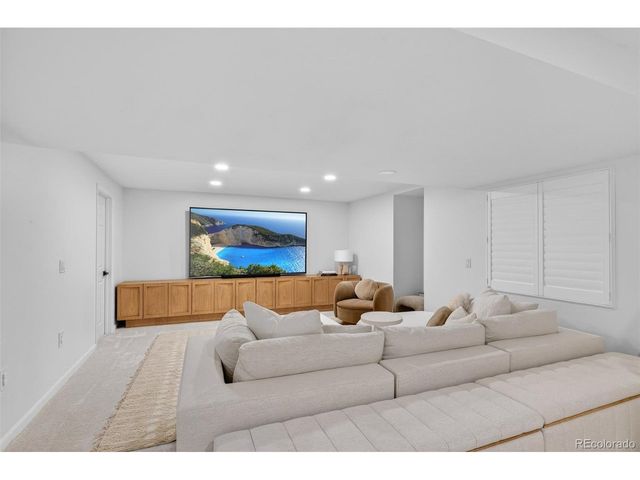 2 Holly Oak, Littleton, CO 80127