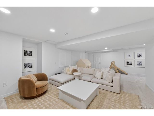 2 Holly Oak, Littleton, CO 80127