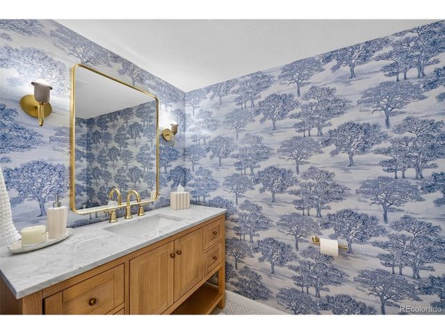 2 Holly Oak, Littleton, CO 80127