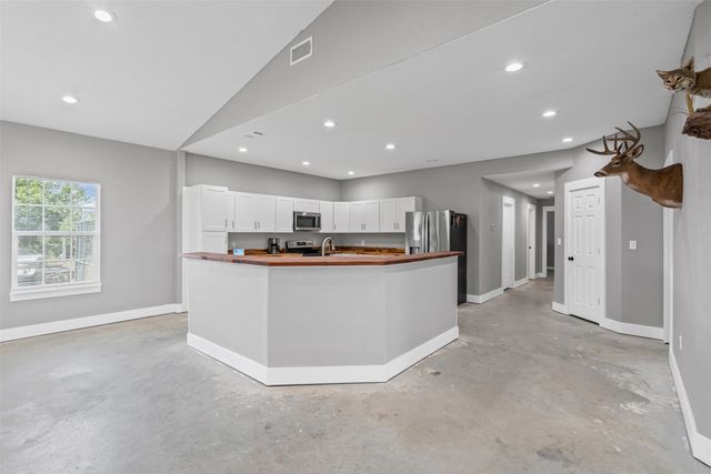 873 Hcr 1106, Blum, TX 76627
