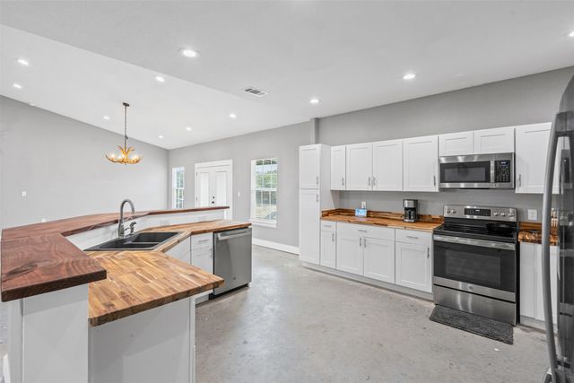 873 Hcr 1106, Blum, TX 76627