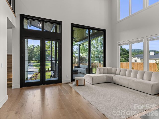 52 Klimovych Road, Hendersonville, NC 28792