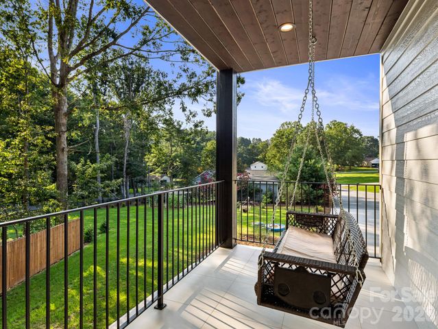 52 Klimovych Road, Hendersonville, NC 28792