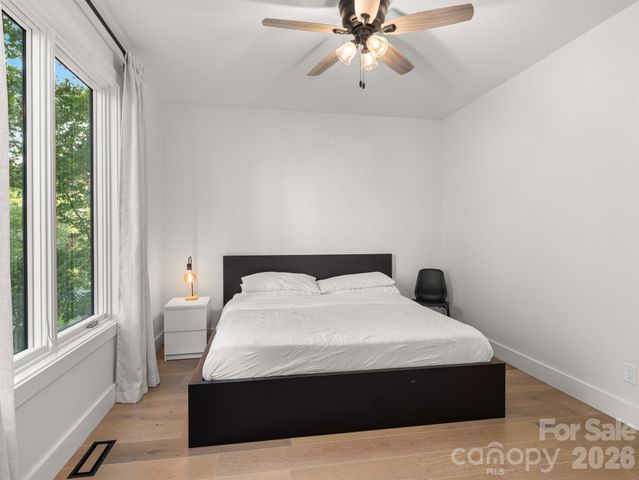 52 Klimovych Road, Hendersonville, NC 28792