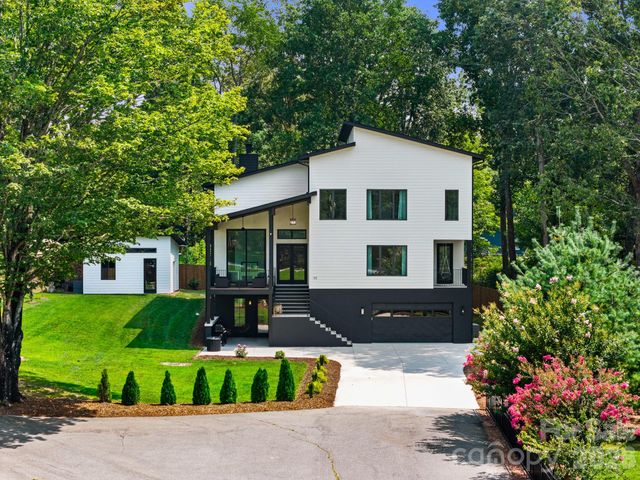 52 Klimovych Road, Hendersonville, NC 28792