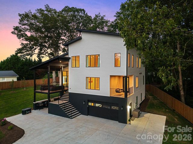 52 Klimovych Road, Hendersonville, NC 28792