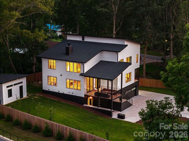 52 Klimovych Road, Hendersonville, NC 28792