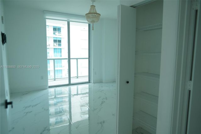 1111 SW 1st Ave 3320-N, Miami, FL 33130