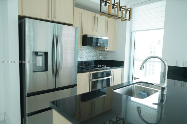 1111 SW 1st Ave 3320-N, Miami, FL 33130