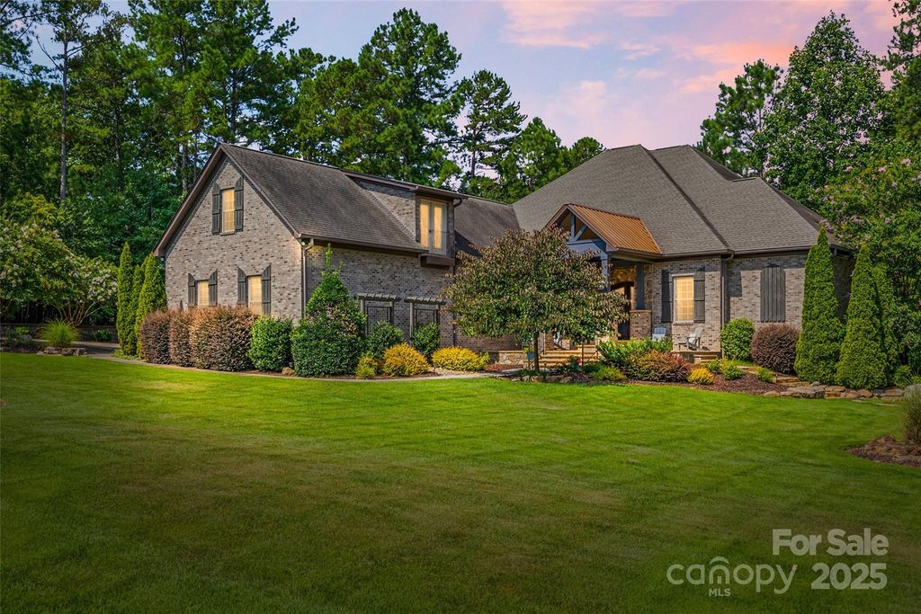 2016 Sugar Pond Court, Fort Mill, SC 29715