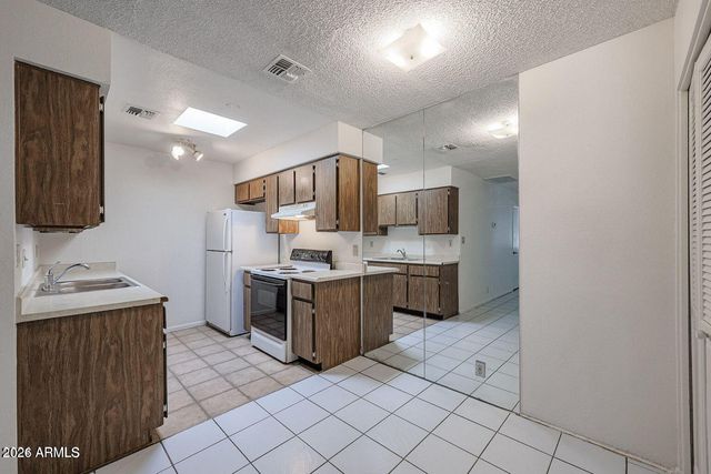 9001 W ELM Street 7, Phoenix, AZ 85037