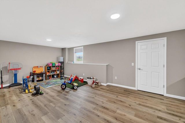 381 Bell View Avenue, Belleville, WI 53508