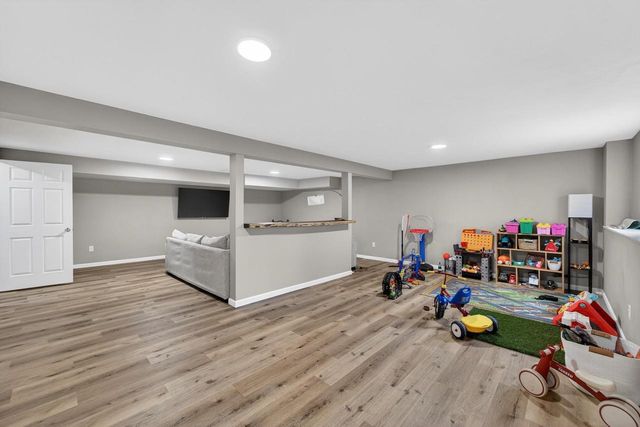 381 Bell View Avenue, Belleville, WI 53508