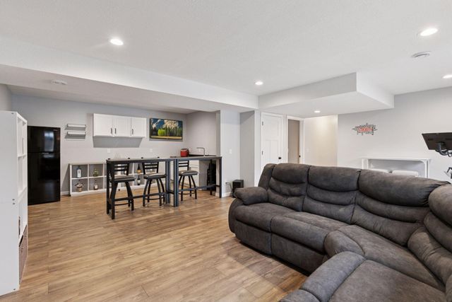 27671 Oxford Lane, Elko New Market, MN 55020