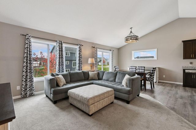 27671 Oxford Lane, Elko New Market, MN 55020