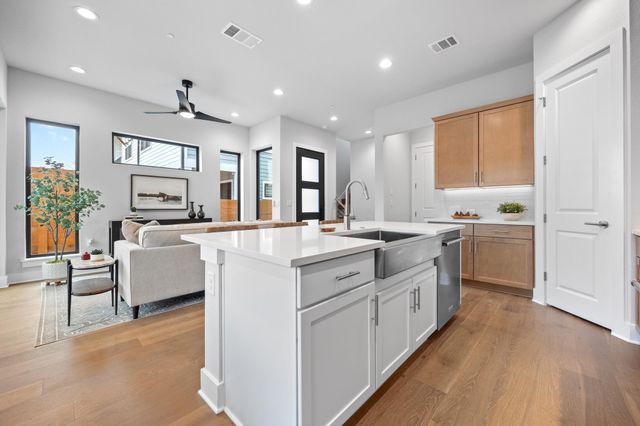 2707 Dulce LN 14, Austin, TX 78704