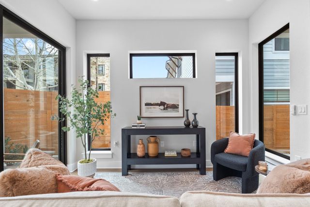 2707 Dulce LN 14, Austin, TX 78704