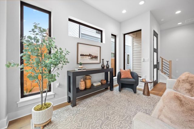 2707 Dulce LN 14, Austin, TX 78704