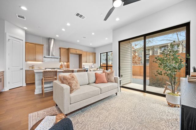 2707 Dulce LN 14, Austin, TX 78704