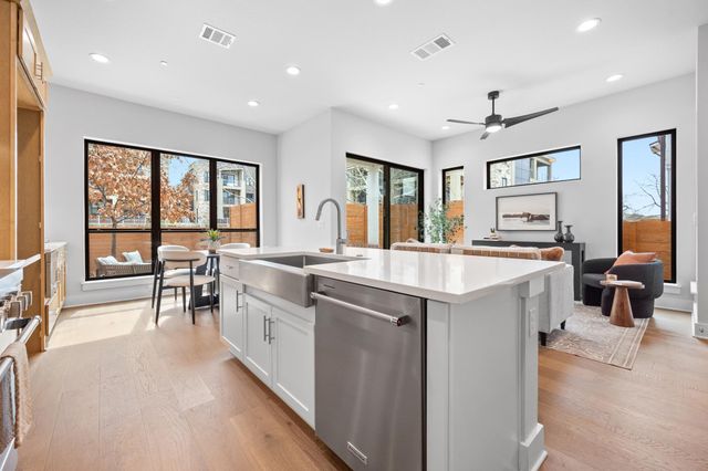 2707 Dulce LN 14, Austin, TX 78704