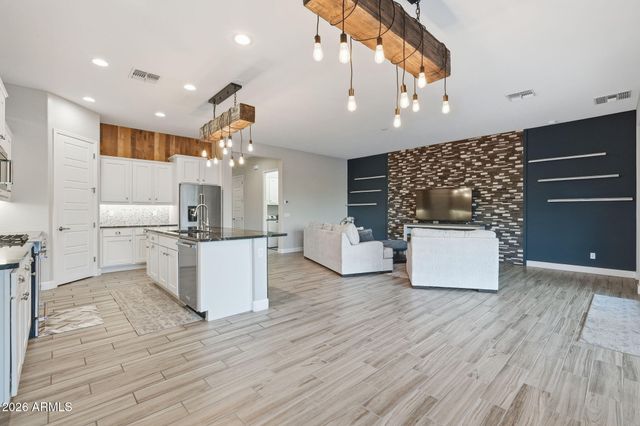 3249 N 69TH Place, Mesa, AZ 85207