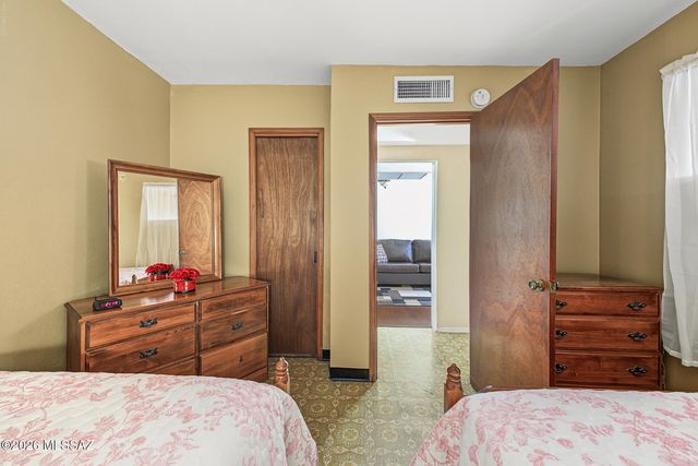 3710 S 14th Avenue, Tucson, AZ 85713
