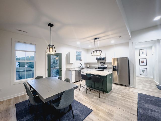 164 Lena Loop, Burns, TN 37029