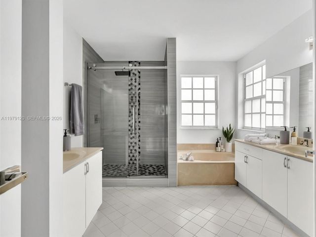 15363 NW 14th Rd, Pembroke Pines, FL 33028