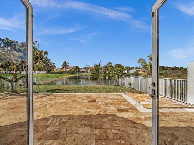 15363 NW 14th Rd, Pembroke Pines, FL 33028