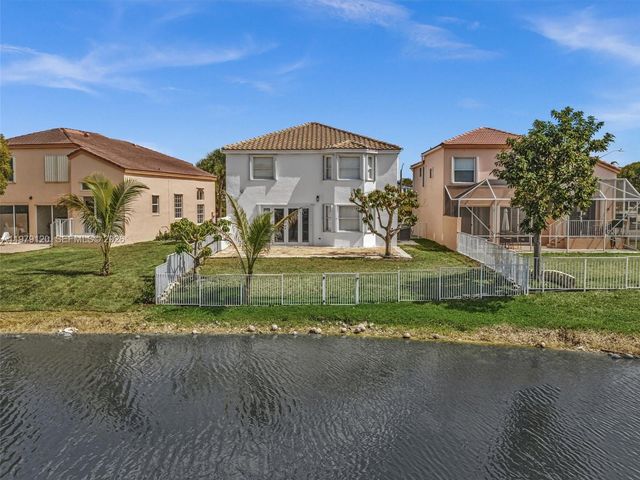 15363 NW 14th Rd, Pembroke Pines, FL 33028