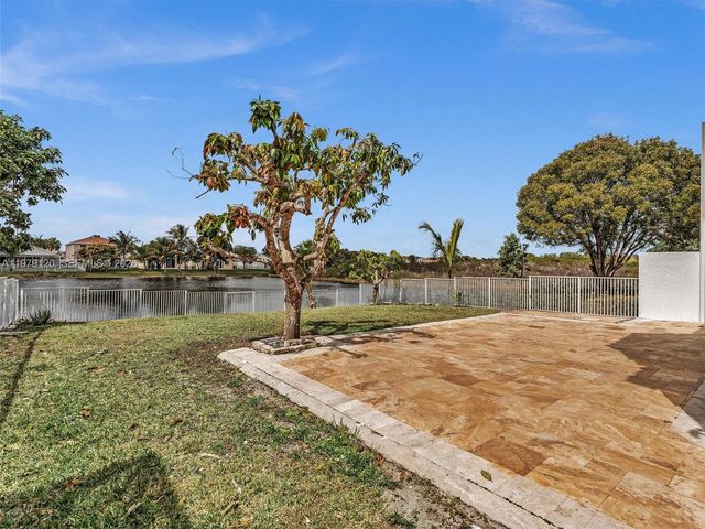 15363 NW 14th Rd, Pembroke Pines, FL 33028