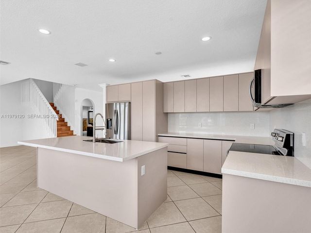 15363 NW 14th Rd, Pembroke Pines, FL 33028