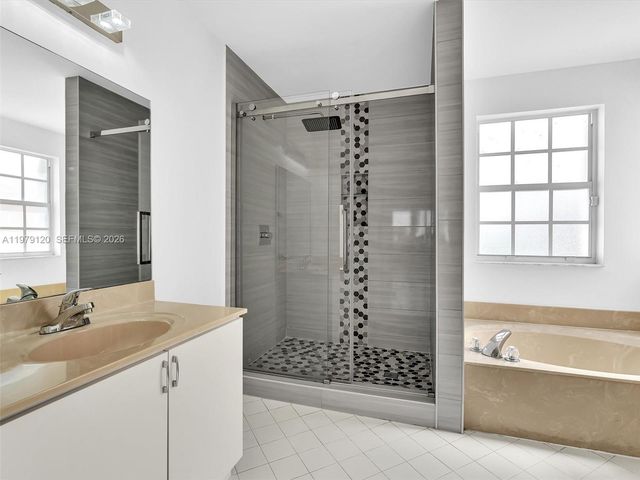 15363 NW 14th Rd, Pembroke Pines, FL 33028