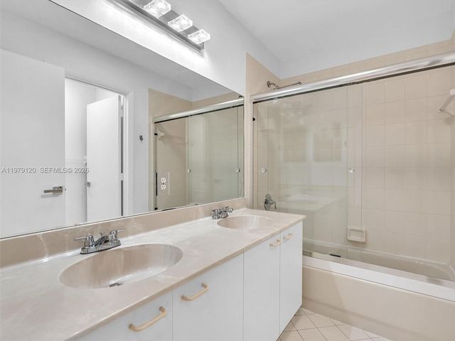 15363 NW 14th Rd, Pembroke Pines, FL 33028