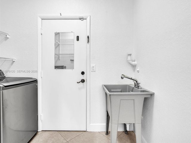 15363 NW 14th Rd, Pembroke Pines, FL 33028