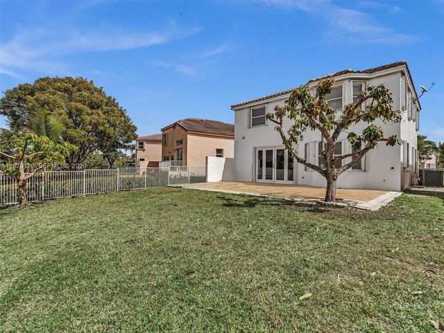 15363 NW 14th Rd, Pembroke Pines, FL 33028