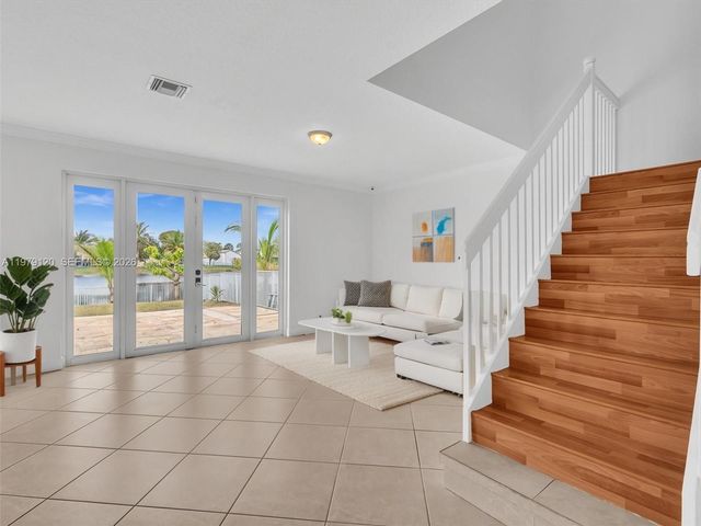 15363 NW 14th Rd, Pembroke Pines, FL 33028