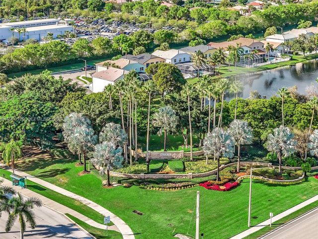 15363 NW 14th Rd, Pembroke Pines, FL 33028